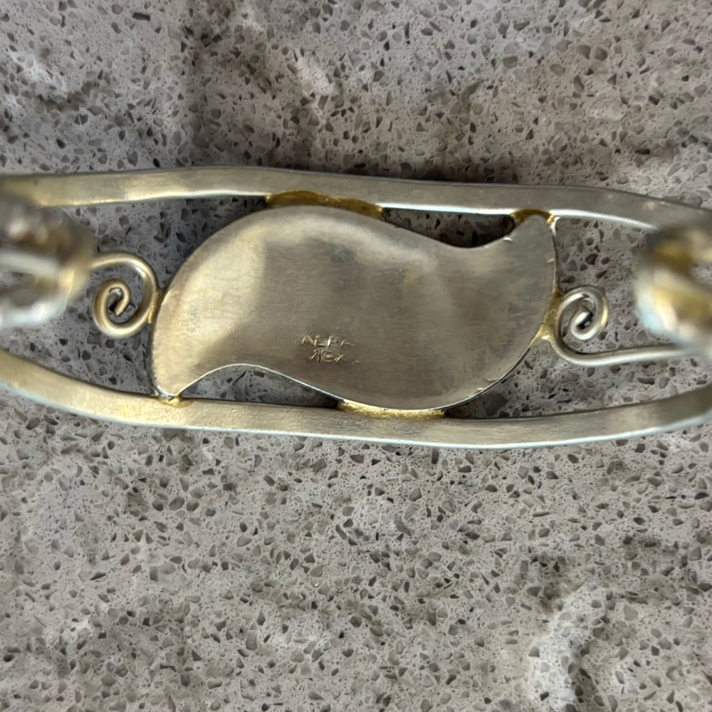 silver and mother of pearl bracelet - Picture 4 of 4
